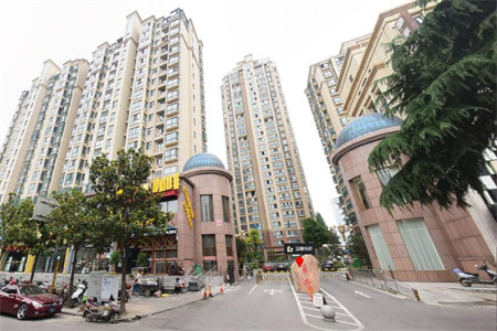 泥沟镇工商所对过建材市场3室2厅1卫